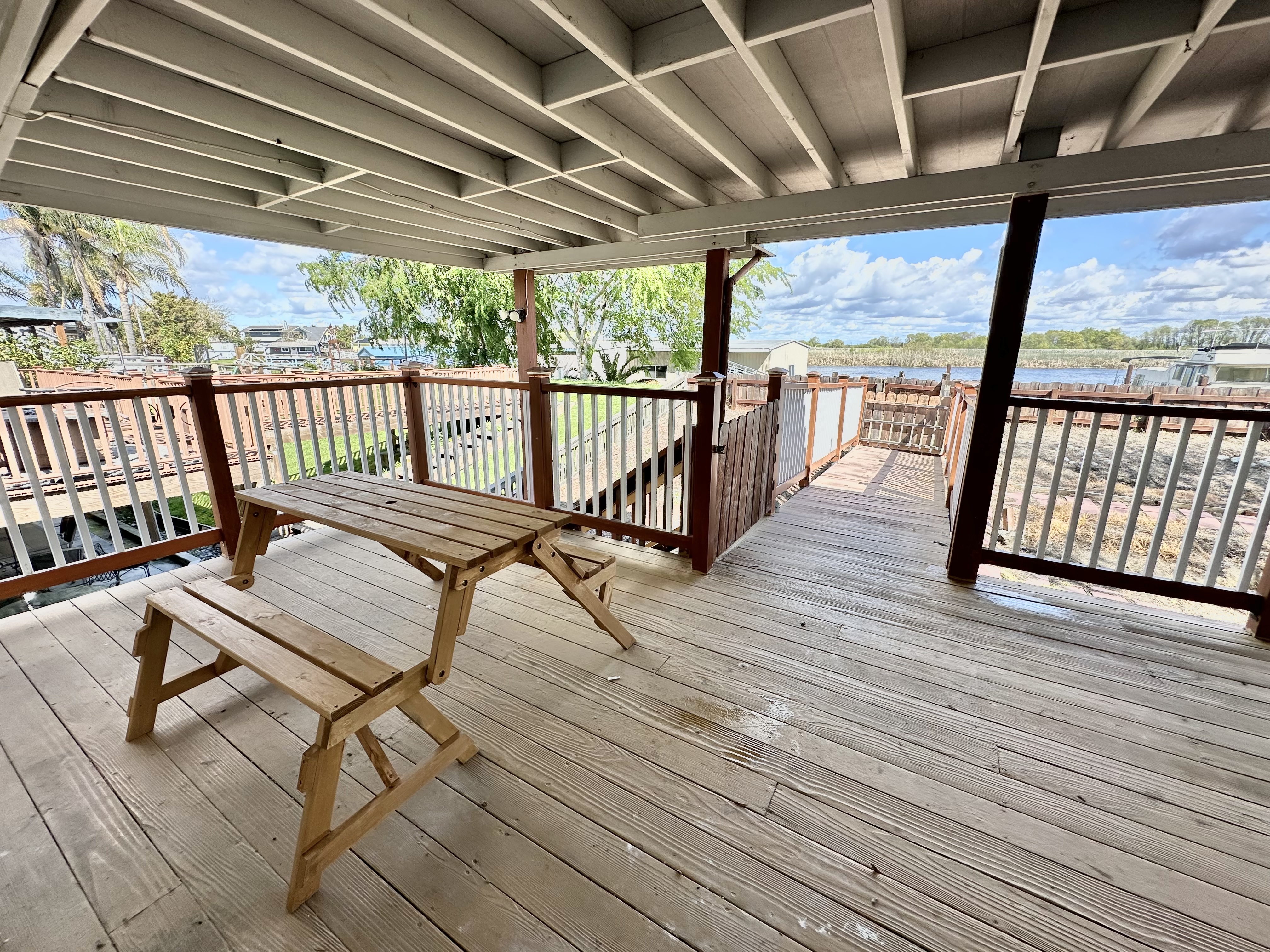 Expedita Cali Forest